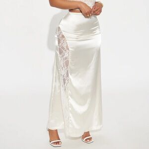 Fashion nova lace midi skirt